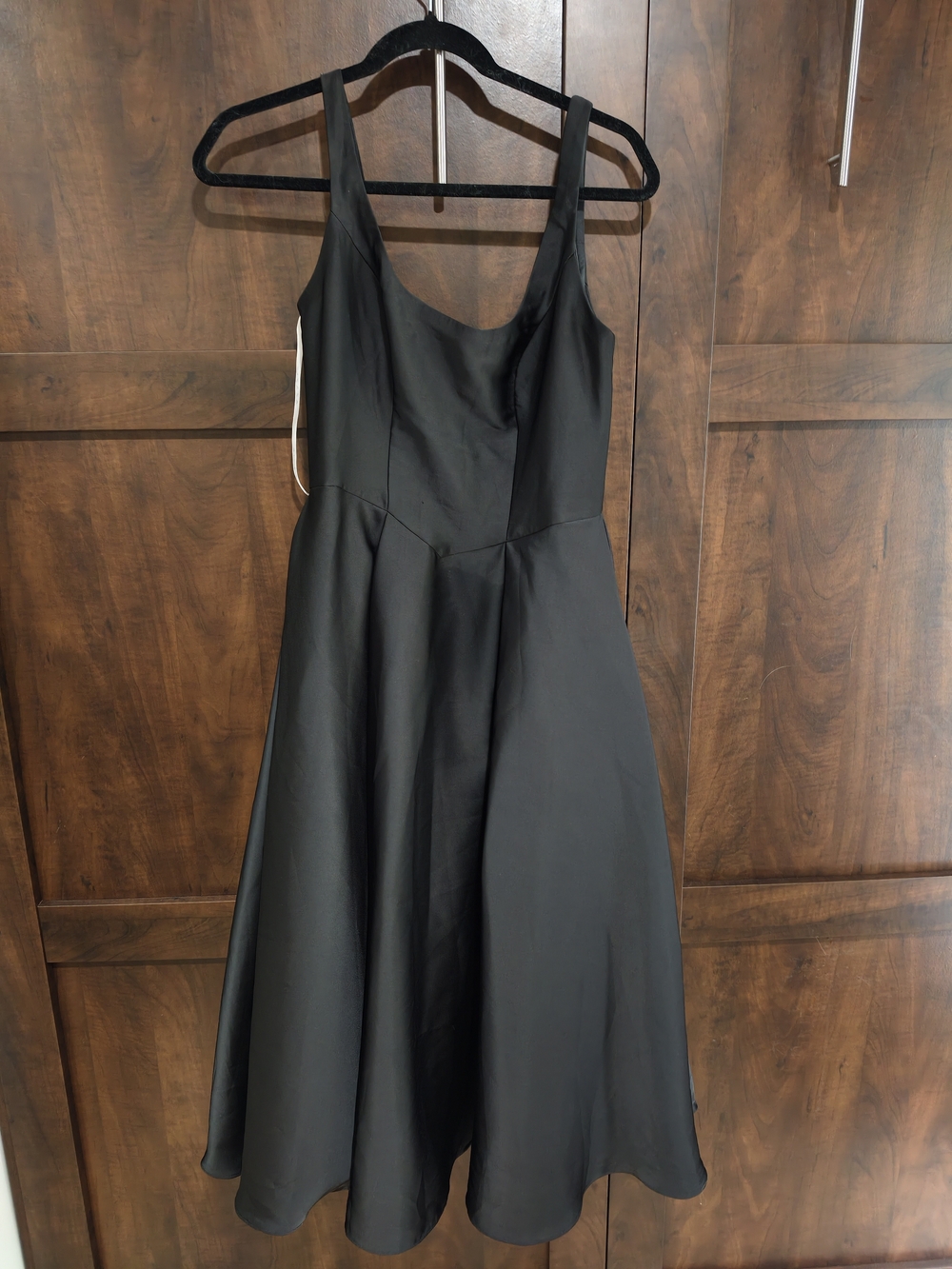 Olivia Black Pleated Midi Dress - Picture 4 of 6